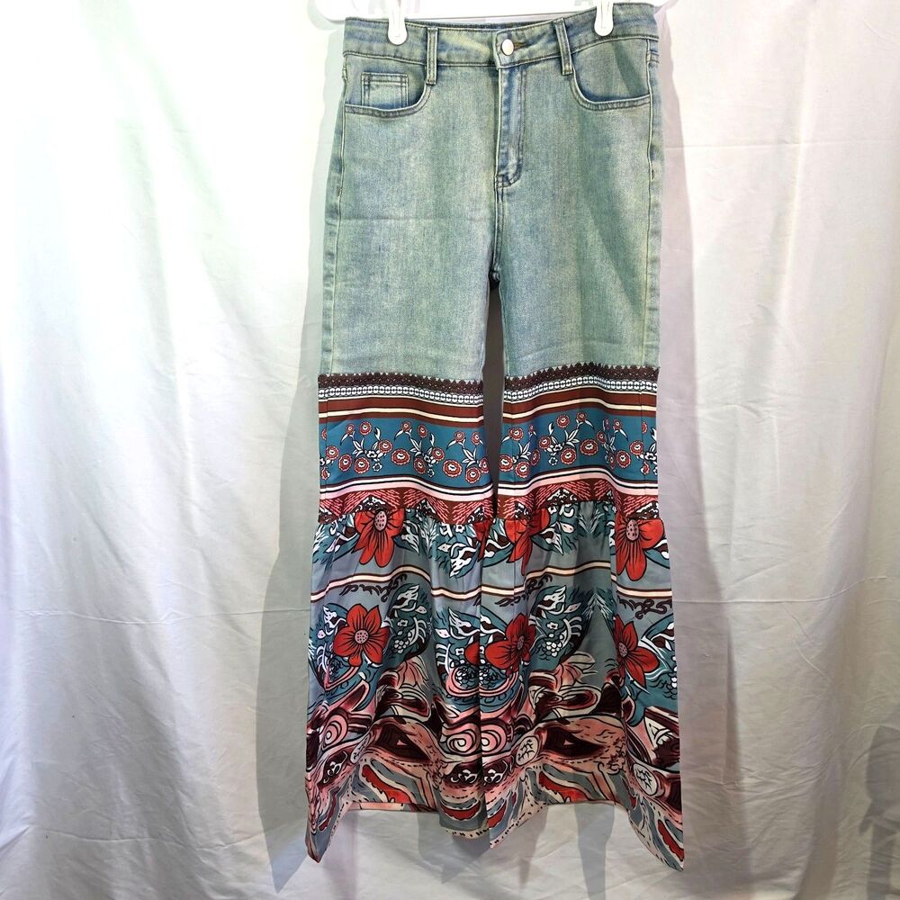 NWT UOOZEE Floral Tiered Ruffle Flare Jeans Boho Bell Bottom Denim Light Wash M